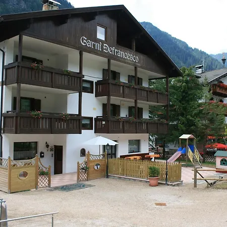 Hotel Garnì Defrancesco Campitello di Fassa