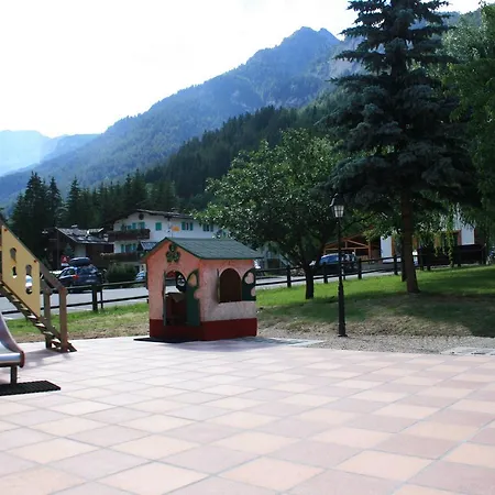 Garnì Defrancesco Hotel Campitello di Fassa